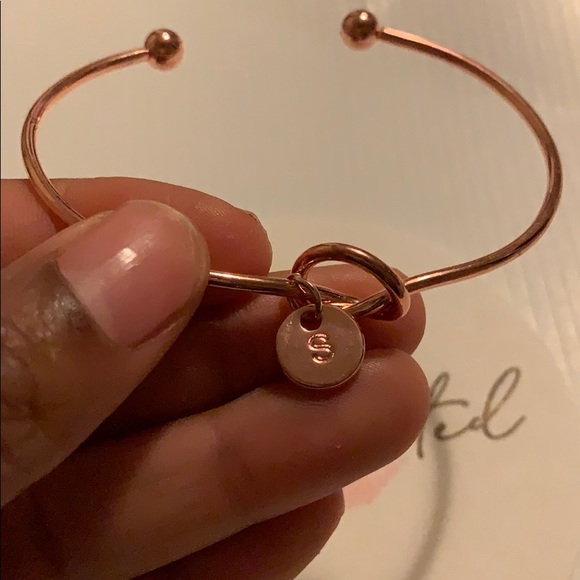 Cuff bracelet - Picture 2 of 4